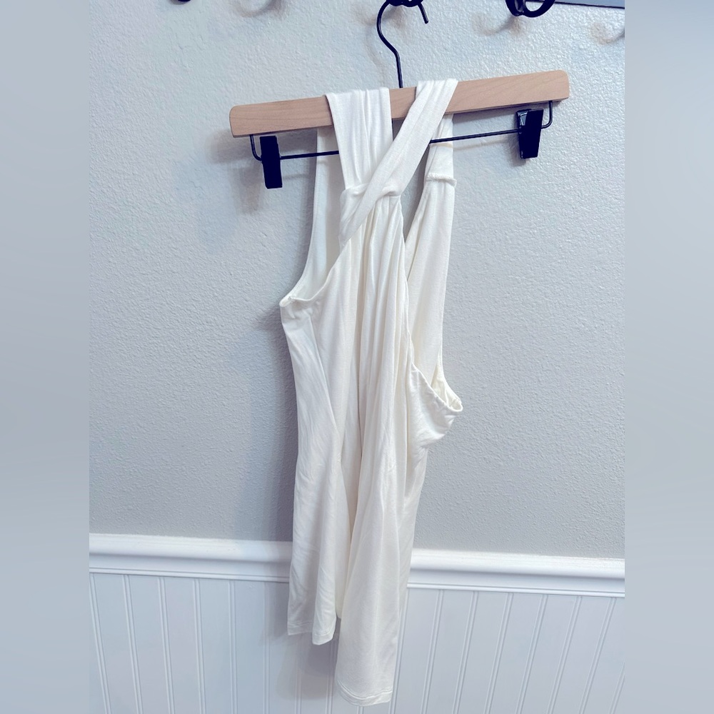 ⚡️(3/$15). Venus Twist halter Tank.  White. Size L.